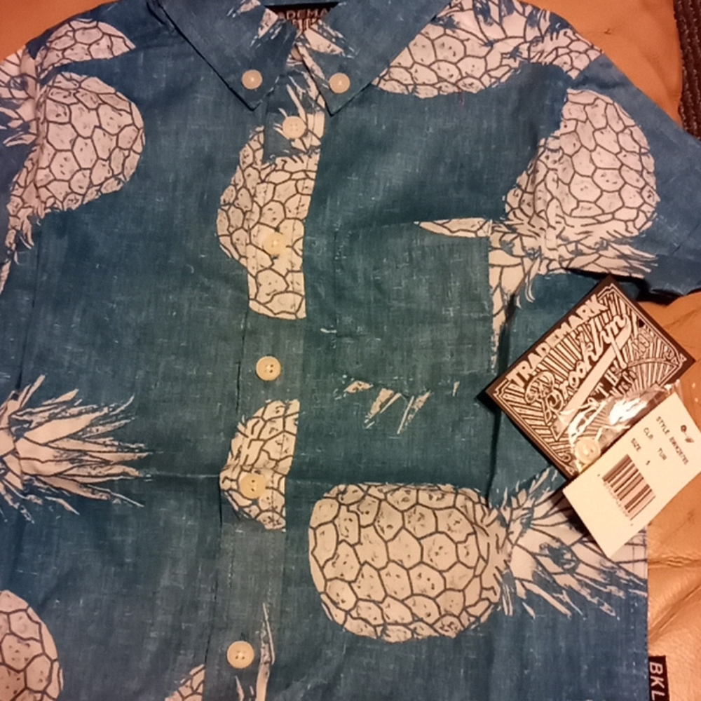 Shirt with pineapples